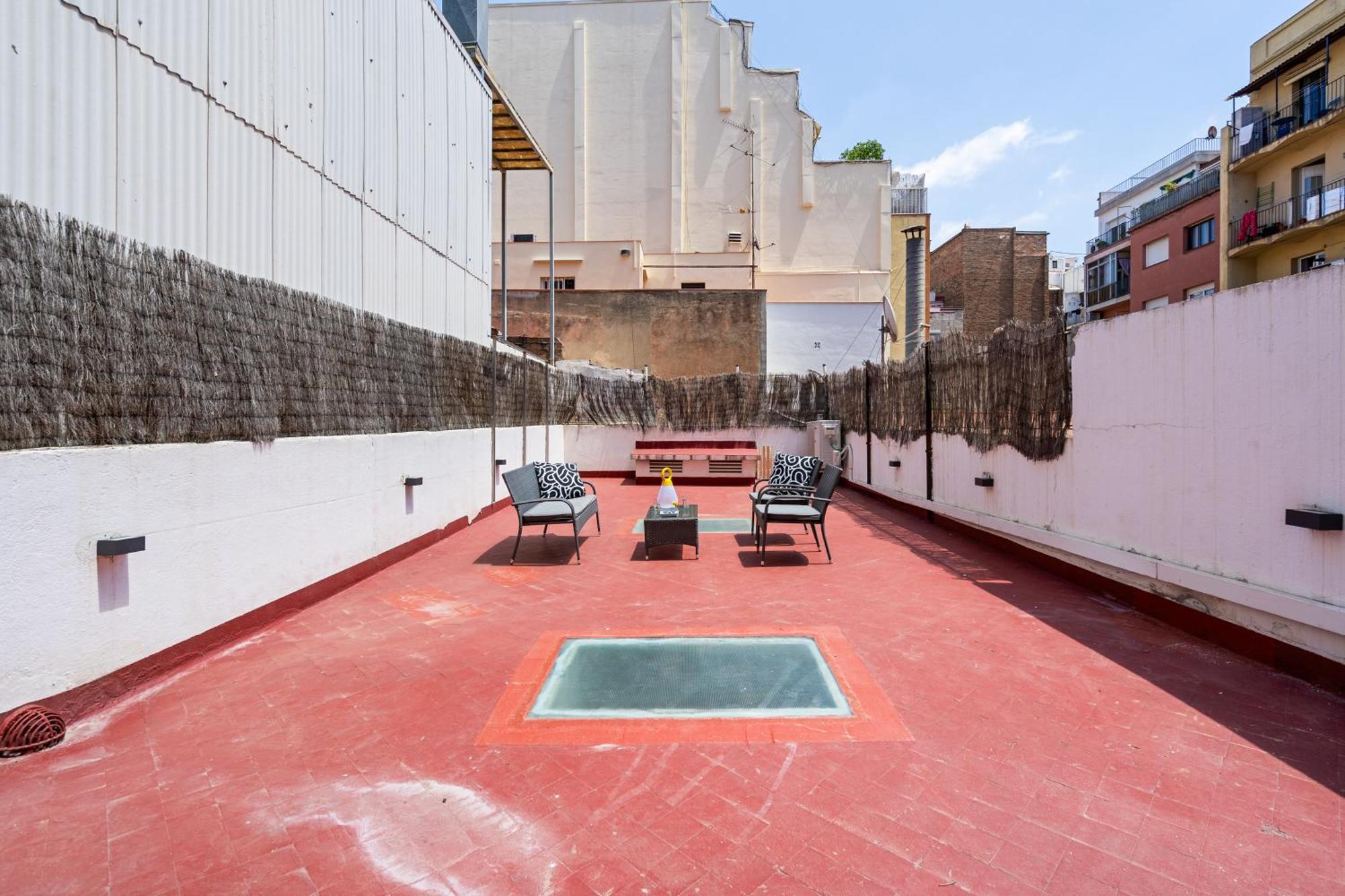 Grcia Charm Sunlit Terrace, Ac & Exposed Brick Apartment